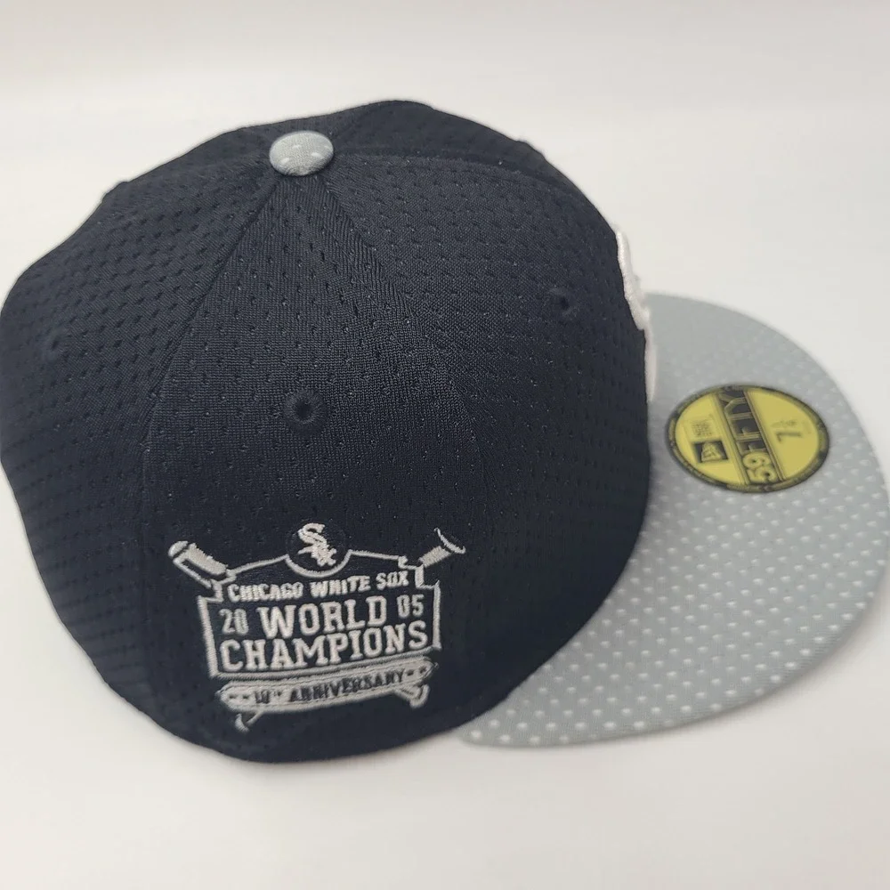 Chicago White Sox Hat Fitted 7 1/4 New Era 59Fifty Black Gray 2005 World Series